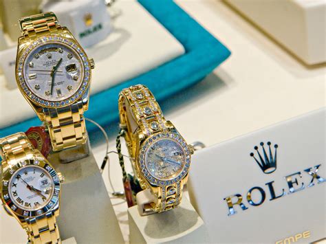 rolex originali vs falso|missing rolex moniker.